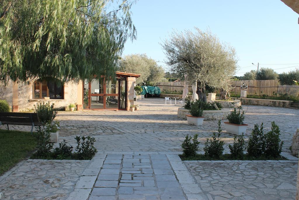 B&B Casale Siciliano Di Miryam Tiralongo アヴォラ エクステリア 写真
