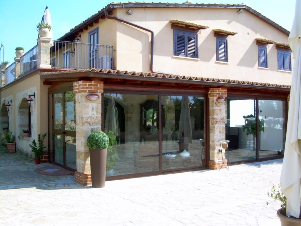 B&B Casale Siciliano Di Miryam Tiralongo アヴォラ エクステリア 写真