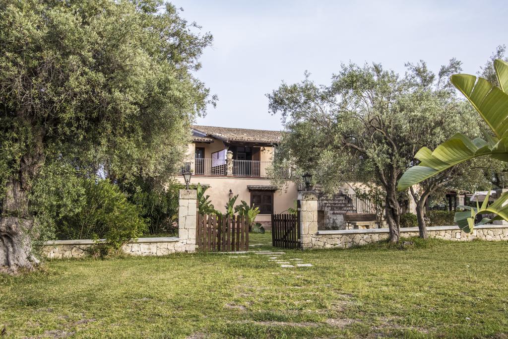 B&B Casale Siciliano Di Miryam Tiralongo アヴォラ エクステリア 写真