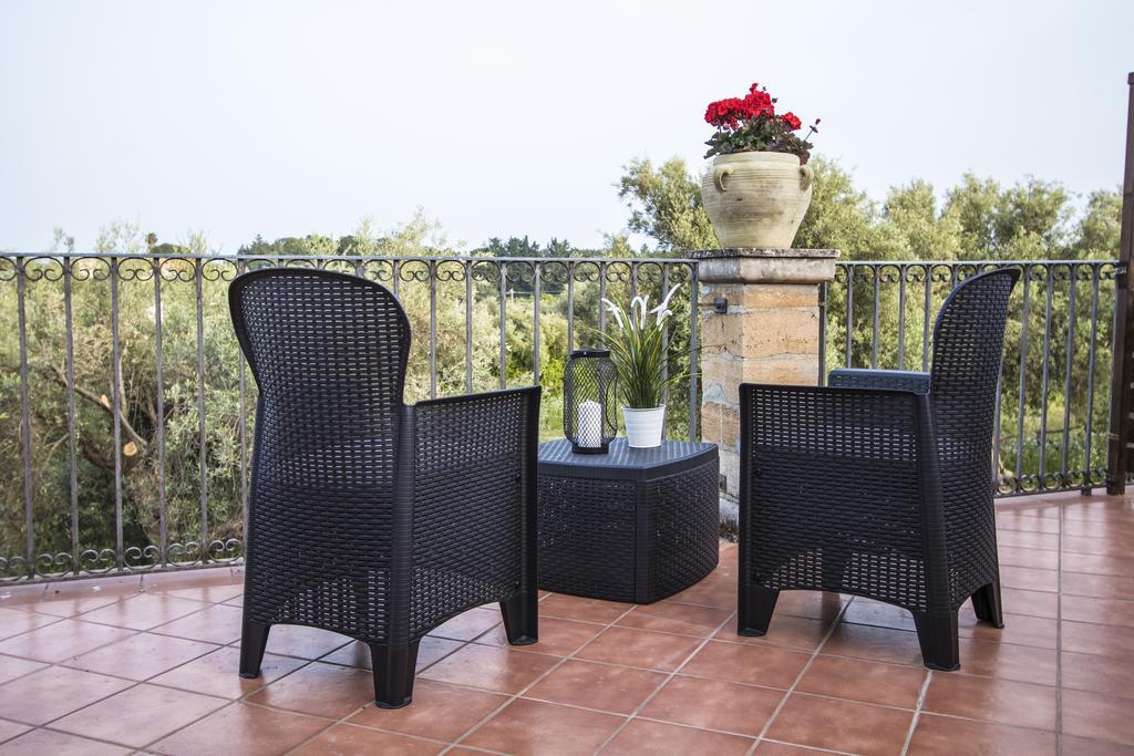 B&B Casale Siciliano Di Miryam Tiralongo アヴォラ エクステリア 写真
