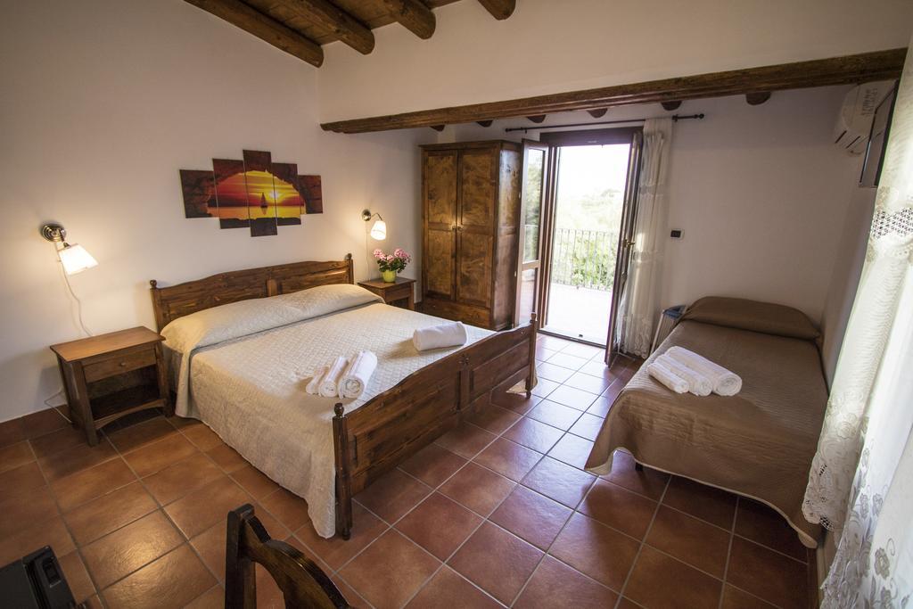 B&B Casale Siciliano Di Miryam Tiralongo アヴォラ エクステリア 写真