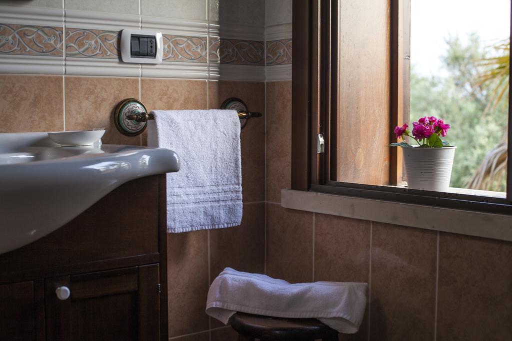 B&B Casale Siciliano Di Miryam Tiralongo アヴォラ エクステリア 写真