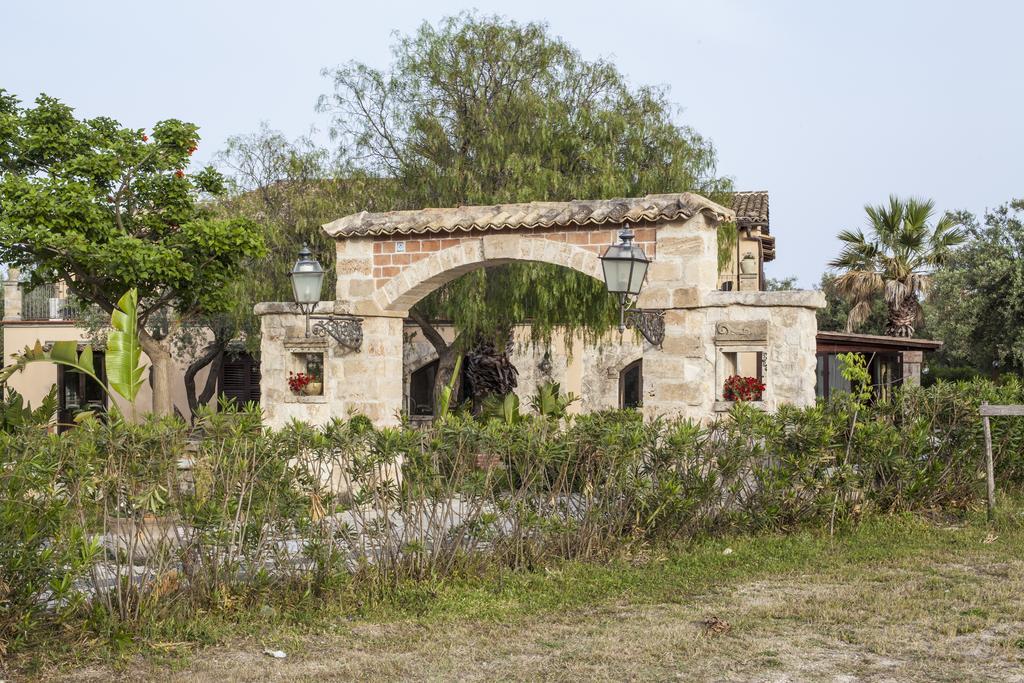 B&B Casale Siciliano Di Miryam Tiralongo アヴォラ エクステリア 写真