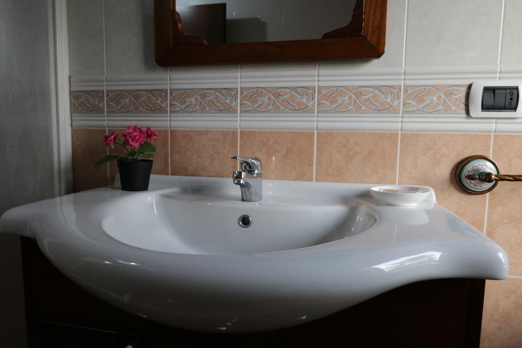 B&B Casale Siciliano Di Miryam Tiralongo アヴォラ エクステリア 写真