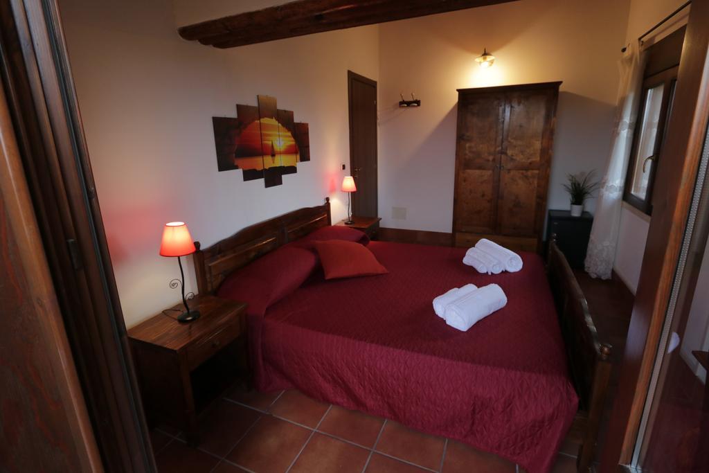 B&B Casale Siciliano Di Miryam Tiralongo アヴォラ エクステリア 写真