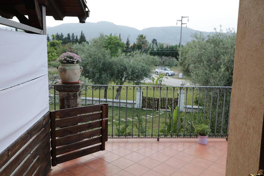 B&B Casale Siciliano Di Miryam Tiralongo アヴォラ エクステリア 写真
